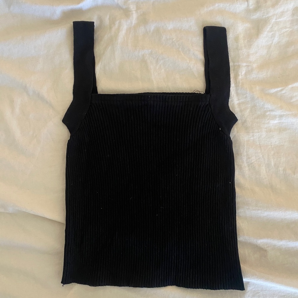 Small black ribbed crop top. Great condition.
